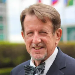 Bruce Knotts